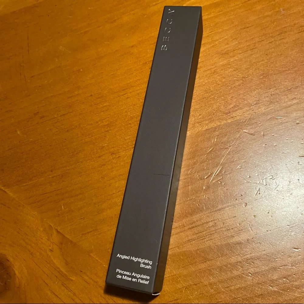 BECCA Angled Highlighting Brush